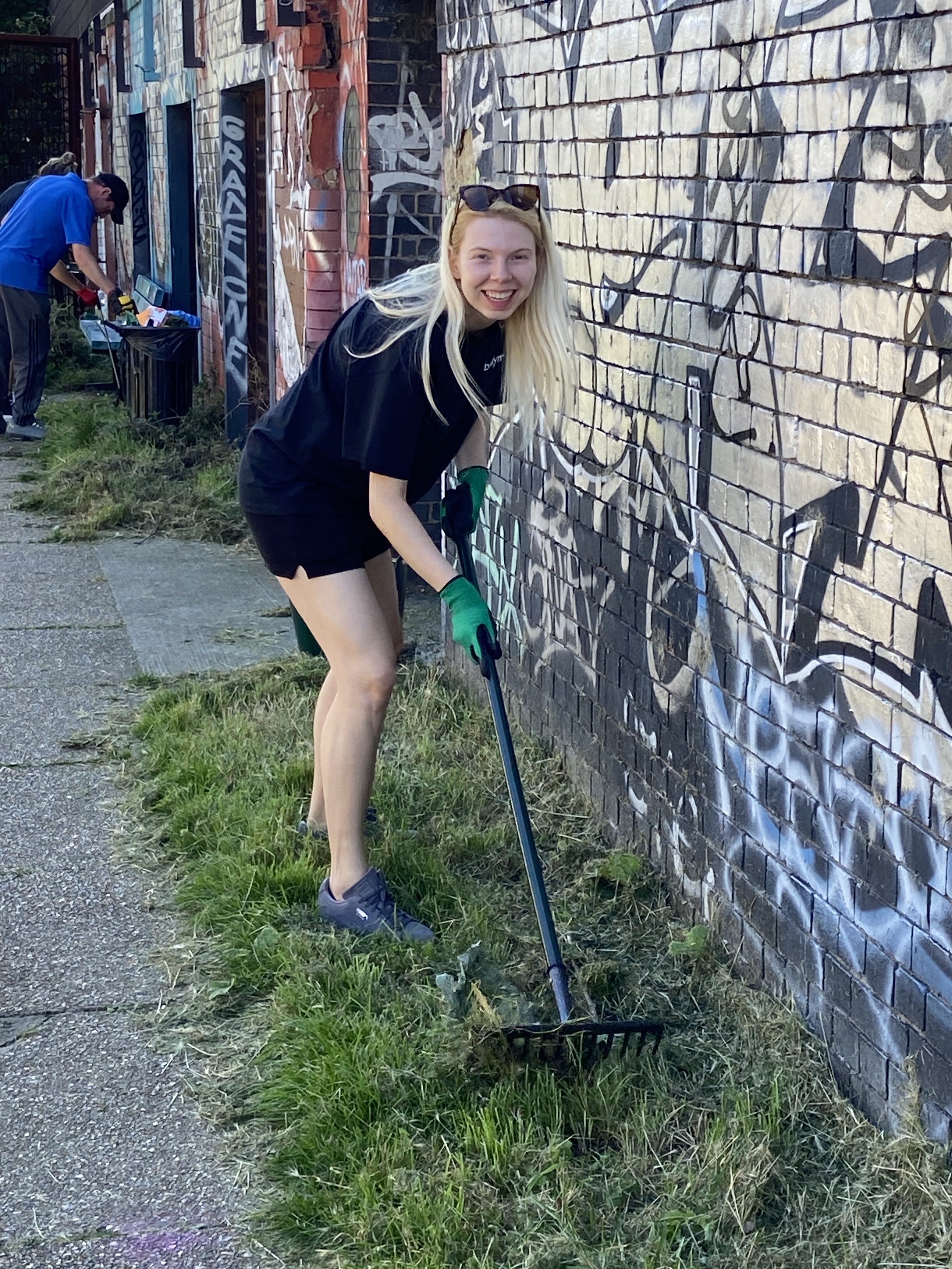 Enhancing community skills and spaces: our Ballymore volunteers join the Canal Day of Action