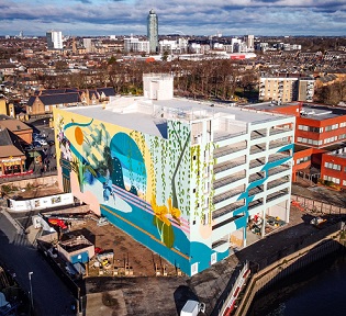 The Brentford Project partners with Hixxy on Town Centre Mural